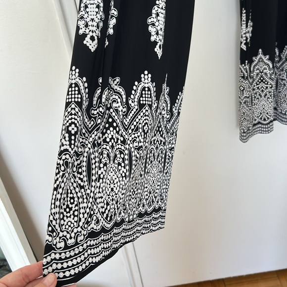 Long patterned pants, wide legged - Picture 2 of 3